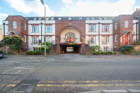 2 bedroom flat for sale, Newbury,  Berkshire,  RG14