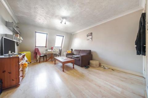 2 bedroom flat for sale, Newbury,  Berkshire,  RG14