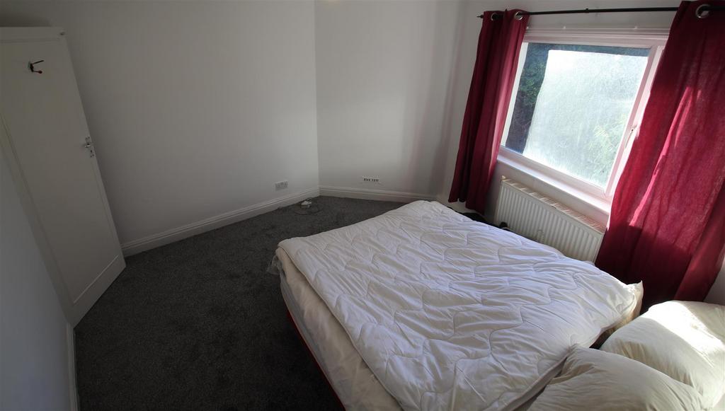 Bedroomm 2.jpg