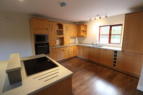 4 bedroom detached house to rent, Rooksdown Lane, Basingstoke RG24