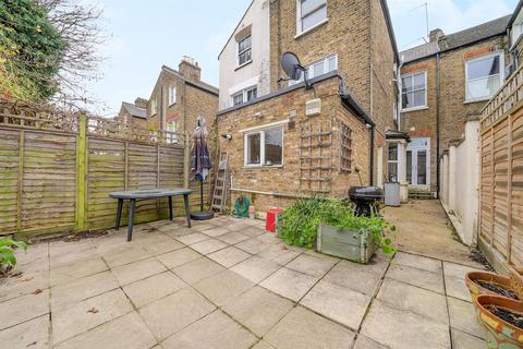 2 bedroom flat for sale, Leander Road, London SW2