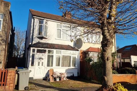 4 bedroom semi-detached house to rent, Charterhouse Avenue, Greater London HA0