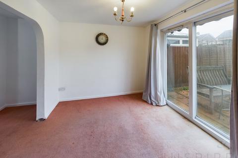 3 bedroom property to rent, Titmus Drive, Crawley RH10