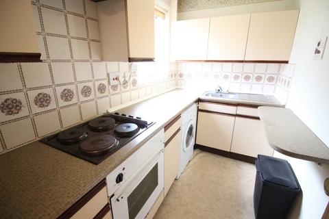 Studio to rent, Baird Close, Bushey