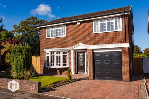 4 bedroom detached house for sale, Ashford Close, Bury, Greater Manchester, BL8 2XE