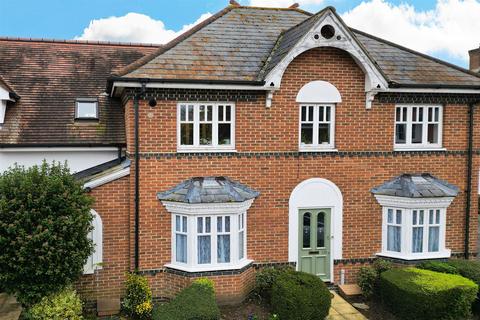 22 Kings Acre, Coggeshall, Colchester, CO6 1NY