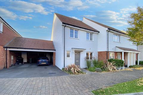 3 bedroom end of terrace house for sale, Starling Drive, Ashford TN25