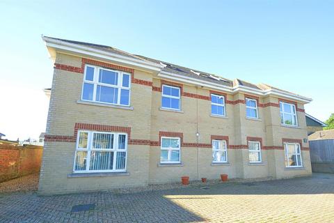 2 bedroom flat for sale, CHAIN FREE * SANDOWN