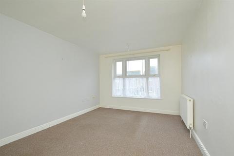 2 bedroom flat for sale, CHAIN FREE * SANDOWN