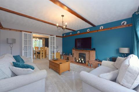 4 bedroom detached house for sale, Sedgeford Drive, off Portland Crescent, Shrewsbury