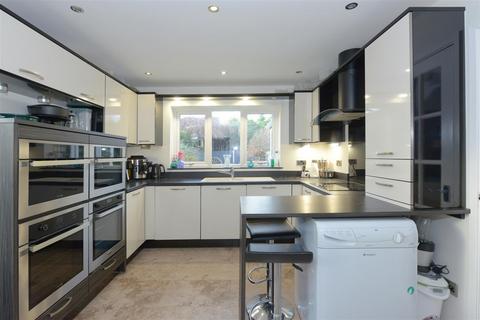 4 bedroom detached house for sale, Sedgeford Drive, off Portland Crescent, Shrewsbury