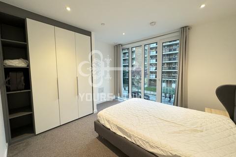 2 bedroom flat to rent, Cendal Crescent, London E1