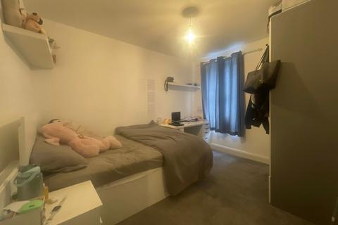 71 Peacock Street, Gravesend, DA12 1EG