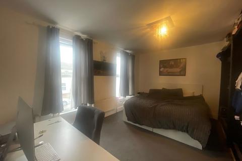 71 Peacock Street, Gravesend, DA12 1EG