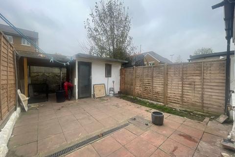71 Peacock Street, Gravesend, DA12 1EG