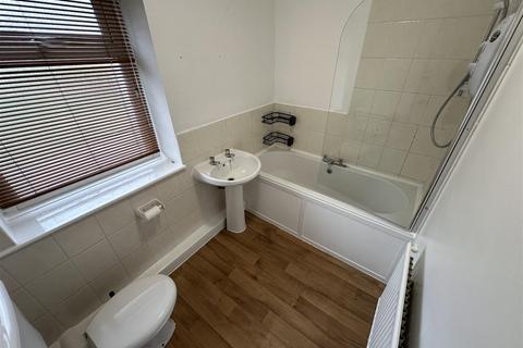 2 bedroom terraced house to rent, Moorbottom, Honley