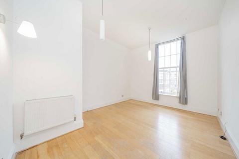 3 bedroom flat for sale, Royal Drive, London N11