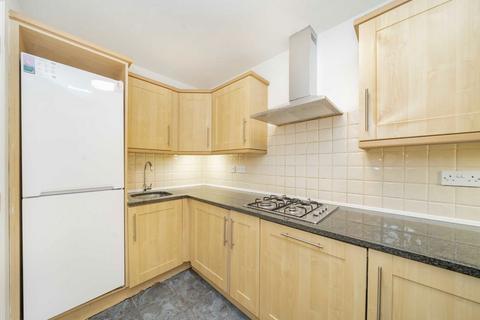 3 bedroom flat for sale, Royal Drive, London N11