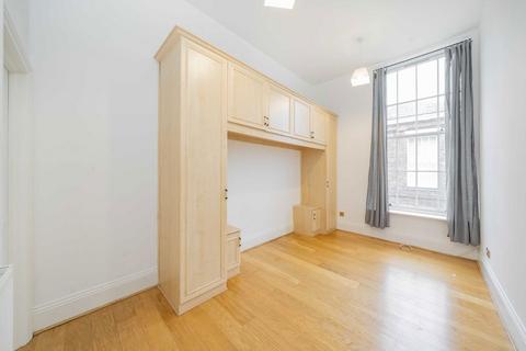 3 bedroom flat for sale, Royal Drive, London N11