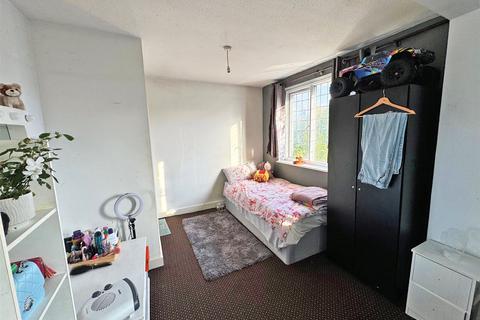 Studio for sale, Essendene, Horsell GU21