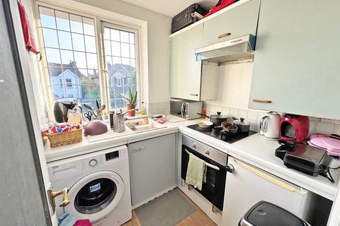 Studio for sale, Essendene, Horsell GU21