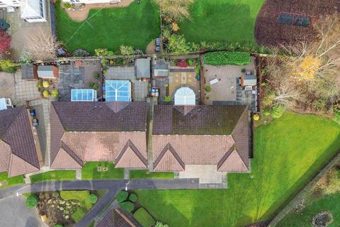 2 bedroom bungalow for sale, Traquair Gardens, Perth