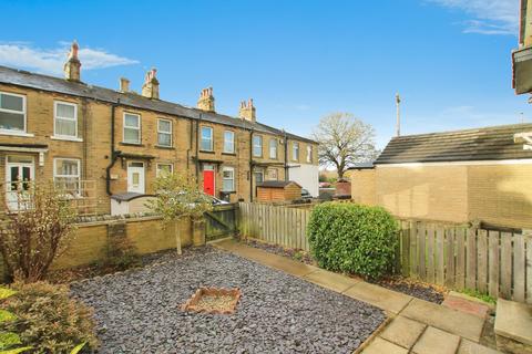 3 bedroom terraced house to rent, Green Terrace, Guiseley