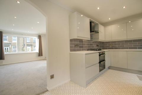 3 bedroom terraced house to rent, Green Terrace, Guiseley