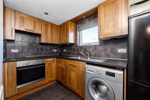 2 bedroom flat for sale, Roberts Road, Lancing, West Sussex, BN15