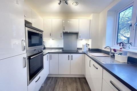 2 bedroom retirement property for sale, Beaulieu Road, Dibden Purlieu, SO45