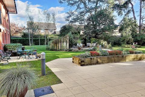 2 bedroom retirement property for sale, Beaulieu Road, Dibden Purlieu, SO45