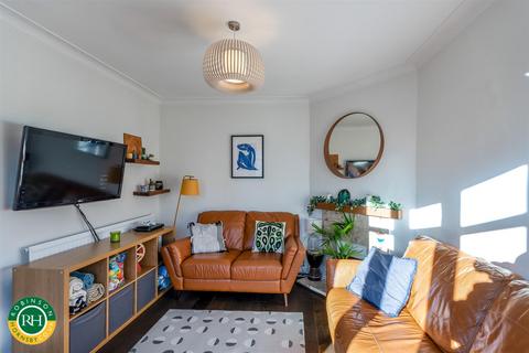 18 Avondale Road, Doncaster, DN2 6DE
