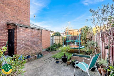 18 Avondale Road, Doncaster, DN2 6DE