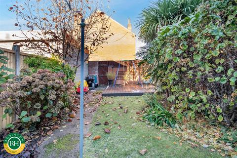 18 Avondale Road, Doncaster, DN2 6DE
