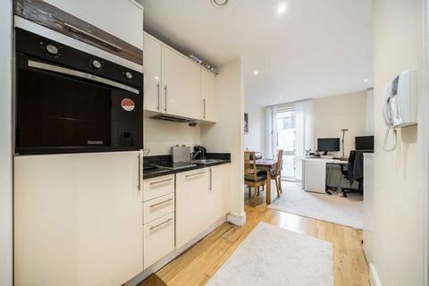 Studio to rent, Indescon Square, London E14