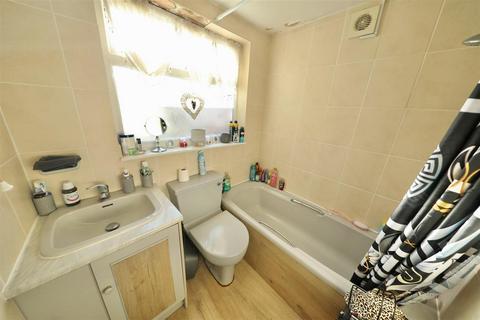 2 bedroom terraced house for sale, Albemarle Street, Hull