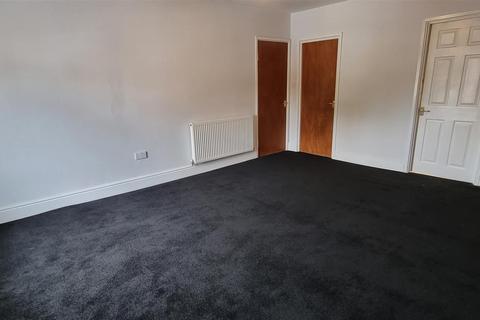 2 bedroom flat to rent, Blackwell Street, Kidderminster DY10