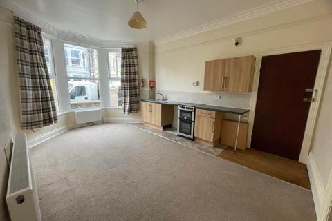 Studio to rent, Walliscote Road South, Weston-super-Mare, North Somerset