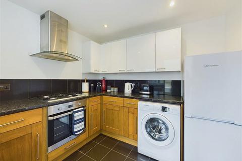 2 bedroom flat to rent, Lostwithiel Street, Fowey PL23