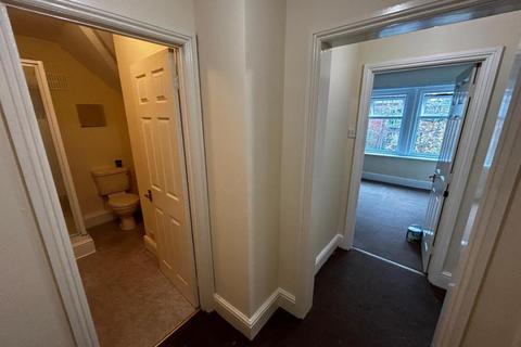 1 bedroom apartment to rent, Cefnllys Lane,  Llandrindod Wells,  LD1