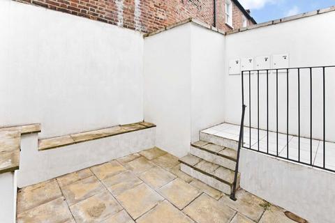 1 bedroom flat to rent, Craven Mews, London SW11