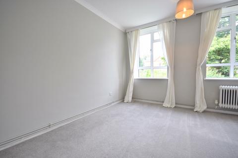 3 bedroom flat to rent, St. Pauls Cray Road Chislehurst BR7