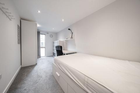 3 bedroom apartment to rent, Crampton Street, Oyster Court, SE17