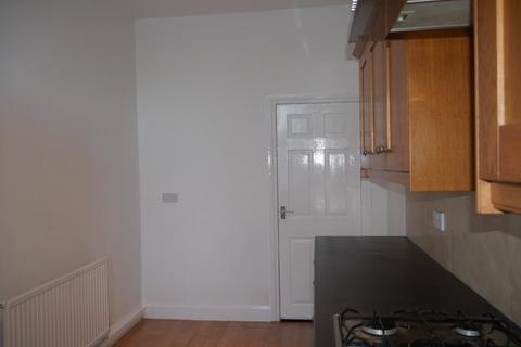 2 bedroom terraced house to rent, Cross Lane, Halifax, West Yorkshire, HX3