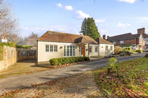 3 bedroom bungalow to rent, Gracious Lane, Sevenoaks, TN13 1TJ