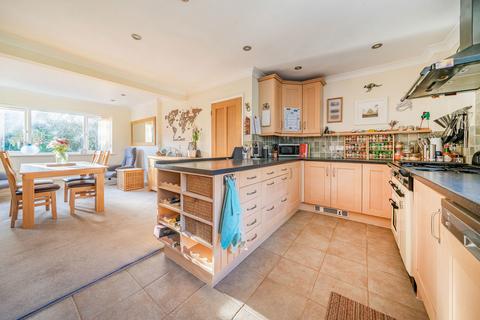 4 bedroom detached bungalow for sale, Avonwick TQ10