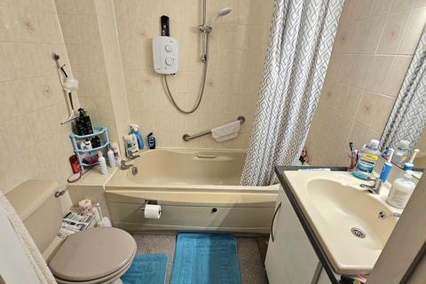 1 bedroom ground floor flat for sale, Belfry Drive, Stourbridge DY8