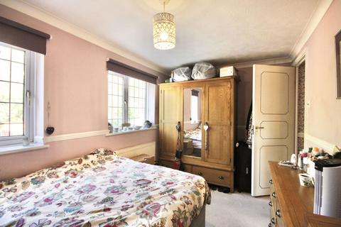 32 Blithe Close, Stourbridge, DY8 4LX
