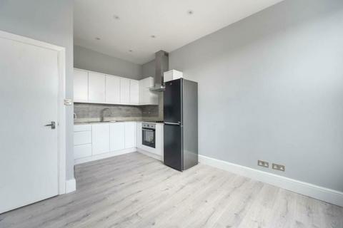 2 bedroom flat for sale, Keyes Road, Cricklewood, London, Greater London, NW2 3XB