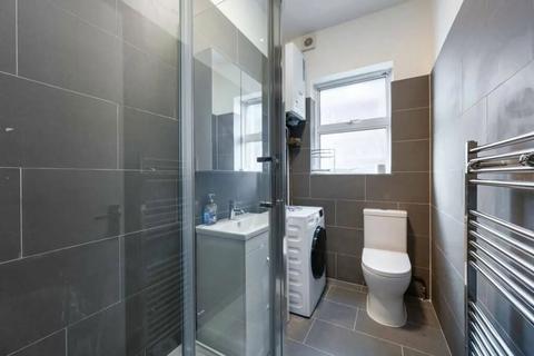 2 bedroom apartment for sale, Keyes Road, Cricklewood, London, Greater London, NW2 3XB